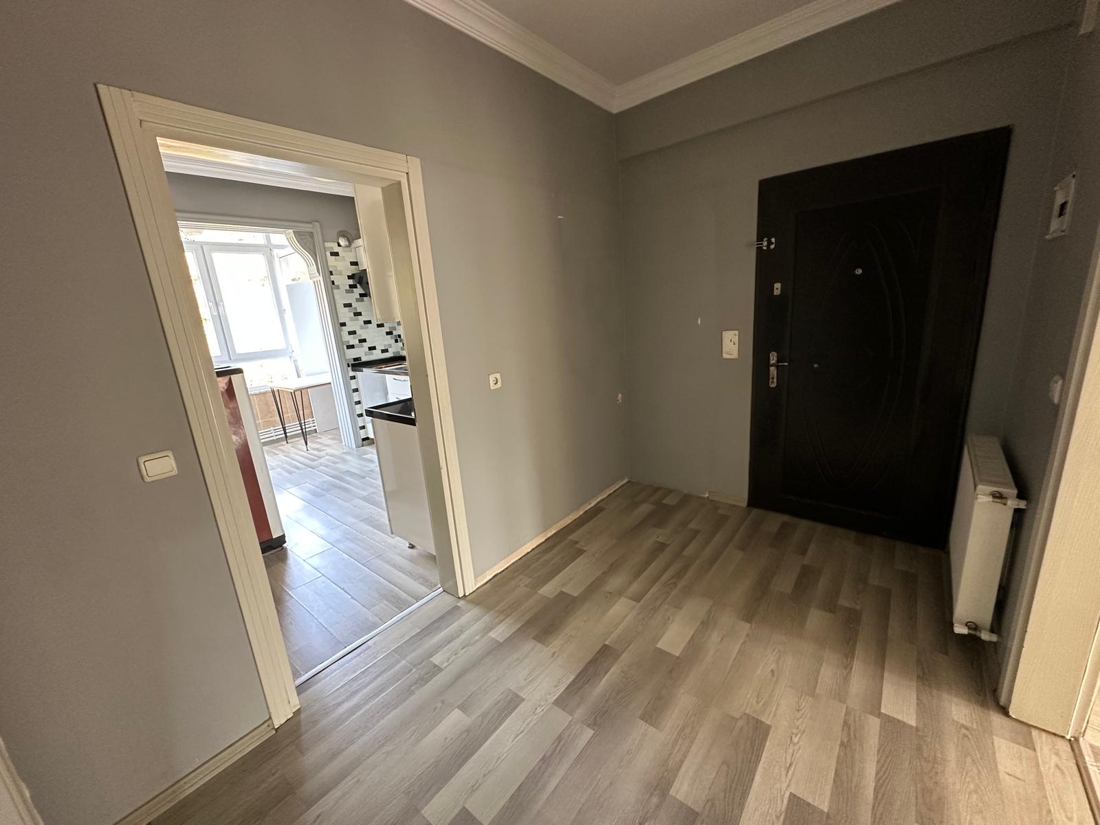 MABEL GAYRİMENKUL/VAKFIKEBİR YALIKÖY'DE SATILIK 2+1 ARAKAT DAİRE